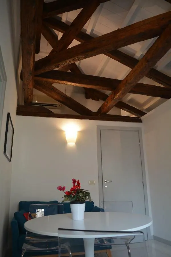 Yellow House Venecia Apartamento