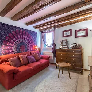 Piccolo - Cozy In The Heart Of Authentic Appartement